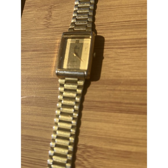 Vintage Lorus Gold Tone Quartz Watch 16mm For Ladies - Picture 4 of 11